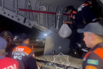 Фотография к новости: Разрушительный сель в Кыргызстане: казахстанские спасатели прибыли в ОШ