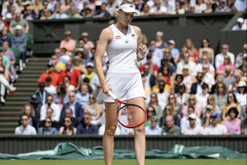 Фотография к новости: Елена Рыбакина уверенно стартовала на Уимблдоне