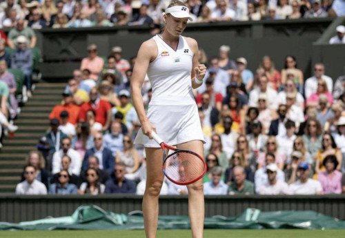 Фотография к новости: Елена Рыбакина уверенно стартовала на Уимблдоне