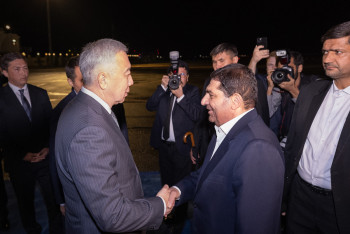 Фотография к новости: Исполняющий обязанности президента Ирана прилетел в Казахстан