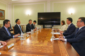 Фотография к новости: Ерлан Карин встретился с главой Медиакорпорации Китая Шэнь Хайсюном