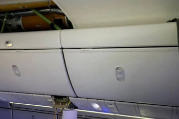 Фотография к новости: Сильнейшая турбулентность забросила пассажира Boeing 787 на багажную полку