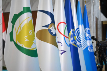 Фотография к новости: ШОС даёт возможность Казахстану общаться на равных с мировыми гигантами - политолог