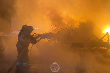 Фотография к новости: Крупный пожар произошёл на трассе Алматы-Ташкент