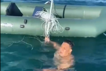 Фотография к новости: Мужчину на надувной лодке унесло течением в Актау