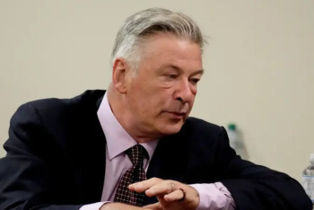 Фотография к новости: Актера Алека Болдуина судят за убийство в США