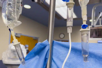 Фотография к новости: 31-летний рабочий скончался после ЧП на ферросплавном заводе в Караганде