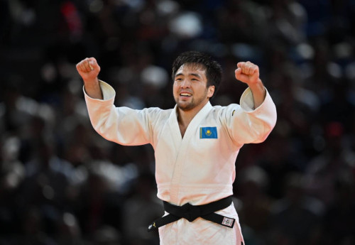 Фотография к новости: Токаев поздравил Сметова с "золотом" Олимпиады в Париже