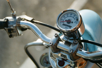 Фотография к новости: Мопеды на дорогах: как поправки в закон повлияют ситуацию с аварийностью