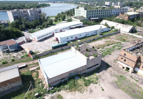 Фотография к новости: Трупный запах и огромные мухи: старый кожзавод травит жителей Семея на протяжении многих лет