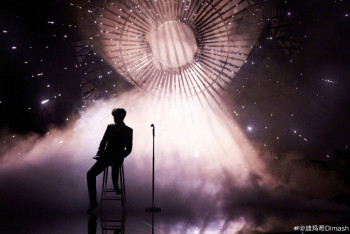 Фотография к новости: Димаш Кудайберген представил премьеру песни на китайском ТВ