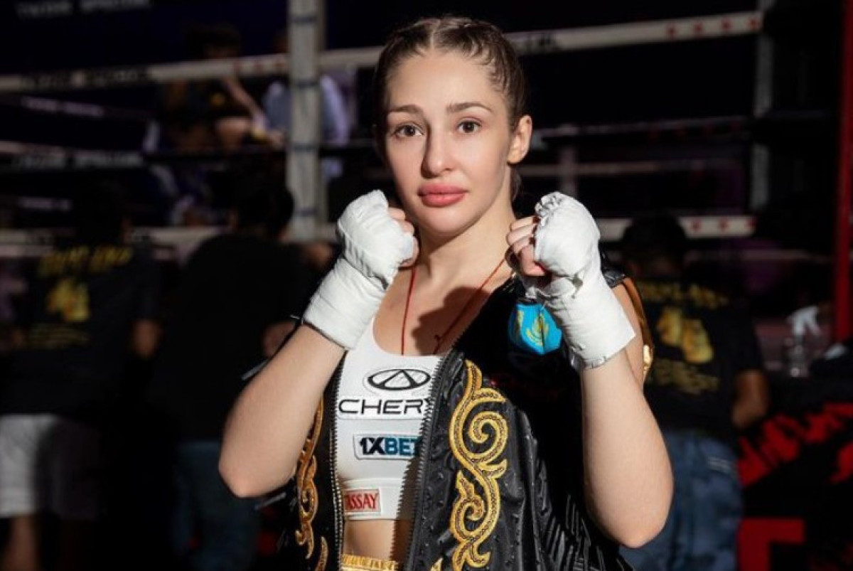  instagram.com/angelina_lukas1997