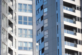 Фотография к новости: Годовалый ребёнок выпал из окна в Астане