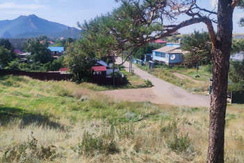 Фотография к новости: Жители посёлка Бурабай заявили протест против строительства зоны отдыха на горе