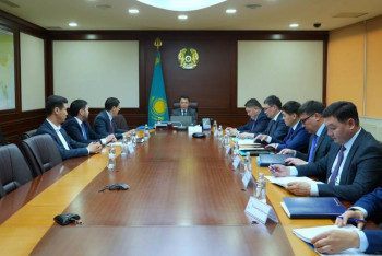 Фотография к новости: Казахстанскую транспортную инфраструктуру готовят к году туризма КНР в РК