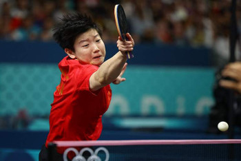 Фотография к новости: Врезавшуюся в китайского олимпийца журналистку отстранили от работы на ОИ