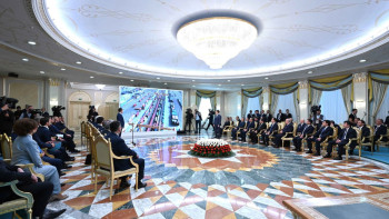 Фотография к новости: Токаев и Мирзиёев участвуют в церемонии прибытия поезда Китай-Казахстан-Узбекистан