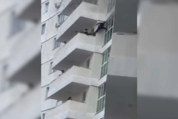 Фотография к новости: В Астане ищут мужчину, спасшего девочку из горящей квартиры