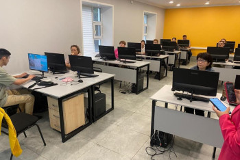 Фотография к новости: Как в Карагандинской области помогают с работой людям с инвалидностью