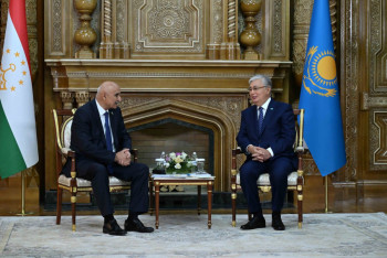 Фотография к новости: Казахско-таджикские отношения демонстрируют высокую динамику развития - Токаев