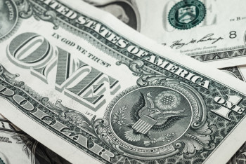 Фотография к новости: Курс доллара вернулся к уровням июля 2022 года