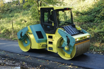 Фотография к новости: Аким объяснил ремонт дороги около дома Елдоса Сметова после Олимпиады-2024