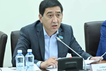 Фотография к новости: Депутат предлагает обязать продавцов оказывать услуги на госязыке