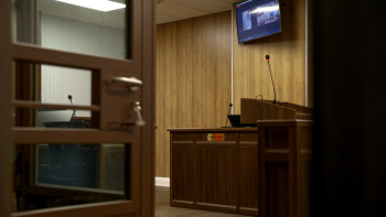 Фотография к новости: Мне есть, где жить и работать - Токмади ответил на доводы потерпевшей стороны