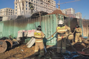 Фотография к новости: Пожар у школы Quantum произошёл в Астане