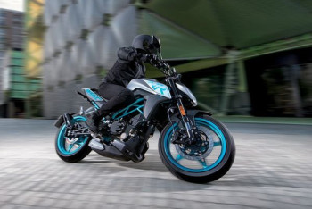 Фотография к новости: Вор на мопеде вытащил из машины барсетку с 23 млн тенге