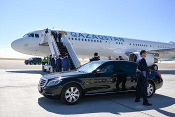 Фотография к новости: Токаев прибыл с рабочей поездкой в Туркестанскую область