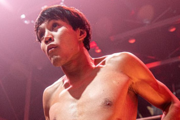 Фотография к новости: Боксёр из Казахстана избил абсолютного нокаутера