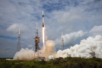 Фотография к новости: Компания SpaceX начала миссию по возвращению застрявших на МКС двух астронавтов