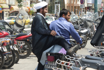 Фотография к новости: Поможет ли МИД иранским казахам переехать на историческую родину