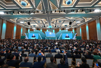 Фотография к новости: Соцсети могут превратить в “зомби“ как детей, так и взрослых - президент