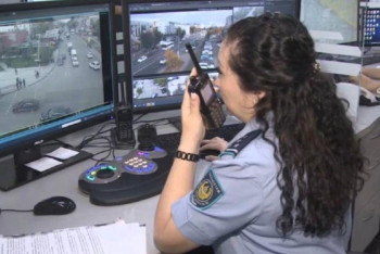 Фотография к новости: Повредил авто, разбил домофон кирпичом: троих вандалов наказали в Астане