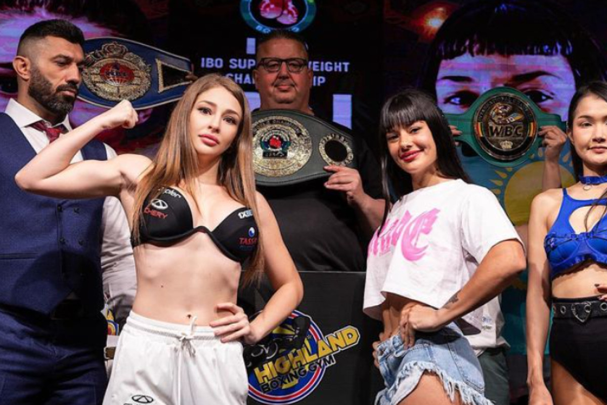  instagram.com/angelina_lukas1997