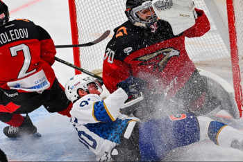Фотография к новости: Хоккеисты "Барыса" всухую проиграли "Авангарду"
