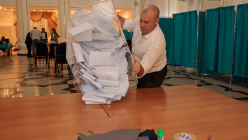 Фотография к новости: За АЭС на референдуме проголосовали почти 70% опрошенных избирателей – exit poll