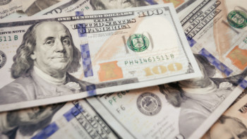 Фотография к новости: Алматинцев осудили за попытку сбыта поддельных долларов в крупном размере