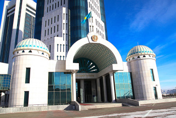 Фотография к новости: Марат Кожаев принес присягу депутата Сената Парламента РК