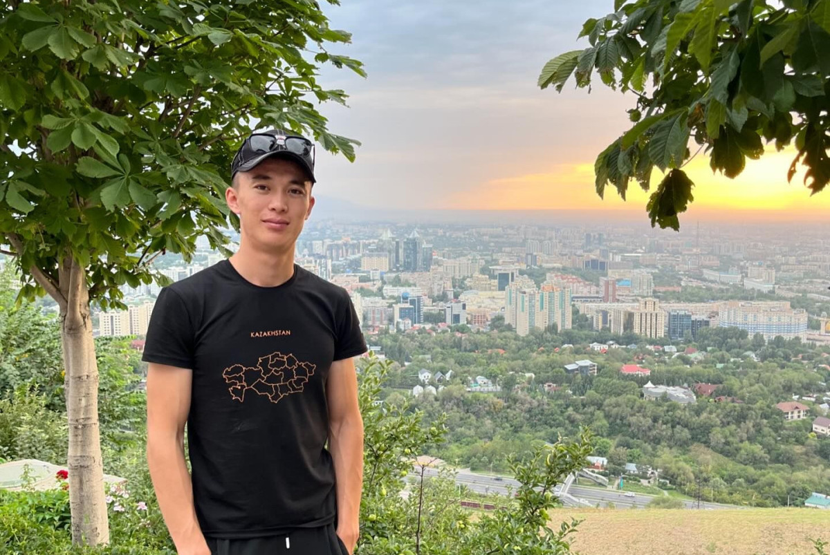  предоставлено Олжасом Алимханом