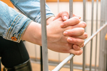 Фотография к новости: Во имя любви: карагандинка совершила кражу ради подарка любимому