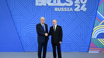 Фотография к новости: Президент Казахстана в выставочном центре "Казань Экспо" встретился с участниками XVI Саммита БРИКС