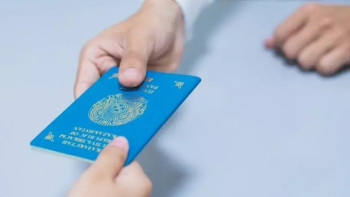 Фотография к новости: Иностранка с "липовым" казахстанским паспортом пыталась попасть в страну