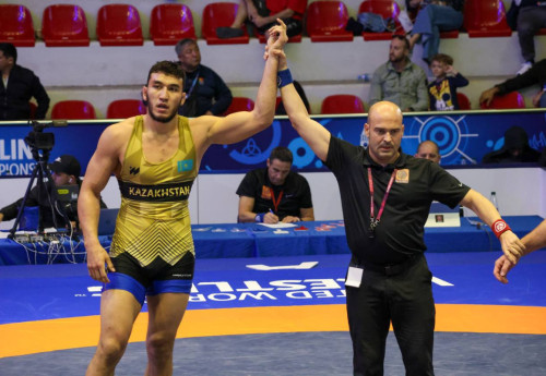 Фотография к новости: Ризабек Айтмухан прорвался в финал чемпионата мира в Албании