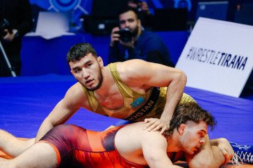 Фотография к новости: Вольник Ризабек Айтмухан начал чемпионат мира в Албании с яркой победы