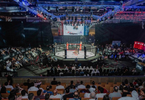 Фотография к новости: Боец Кайрат Ахметов уступил чемпиону Bellator