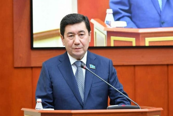 Фотография к новости: Спикер Мажилиса призвал правительство "не играть цифрами" в увеличении доходов бюджета