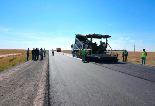 Фотография к новости: Важная тема LIVE: Шесть триллионов тенге на дороги сомнительного качества